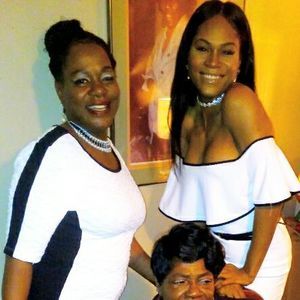 Meet your Posher, Angela